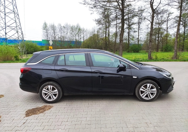 Opel Astra cena 12950 przebieg: 126000, rok produkcji 2017 z Końskie małe 92